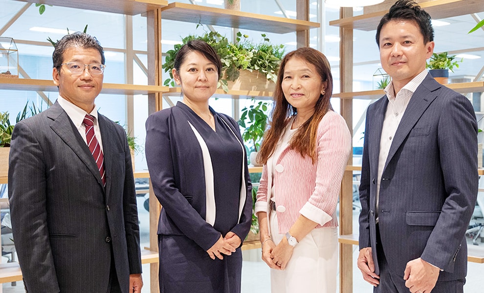 森田 俊平、磯田 美雪、乾 亮太、小松 高子 の写真